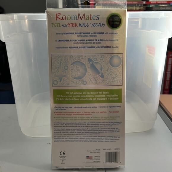 Roommates Peel and Stick Wall Decals Celestial Glow In the Dark Stars NWT - Picture 5 of 7